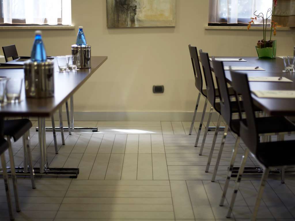 Hotel Montini Linate Airport Peschiera Borromeo Facilidades foto